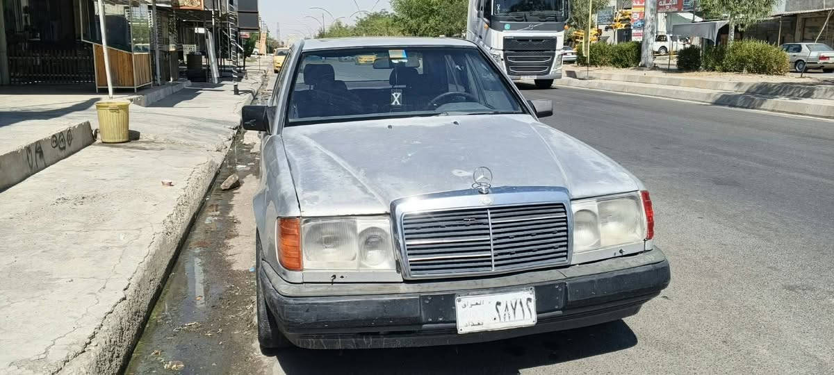 سلام عليكم للبيع فقط موديل ١٩٨٧ كير محرك بلاد يعني طيران رقم سنويه قديم سياره يحتجلها بس صبخ وتجديد سنويه تبريد داخل جلد مكاني كركوك واتس اب *********** سعر ٣٨
