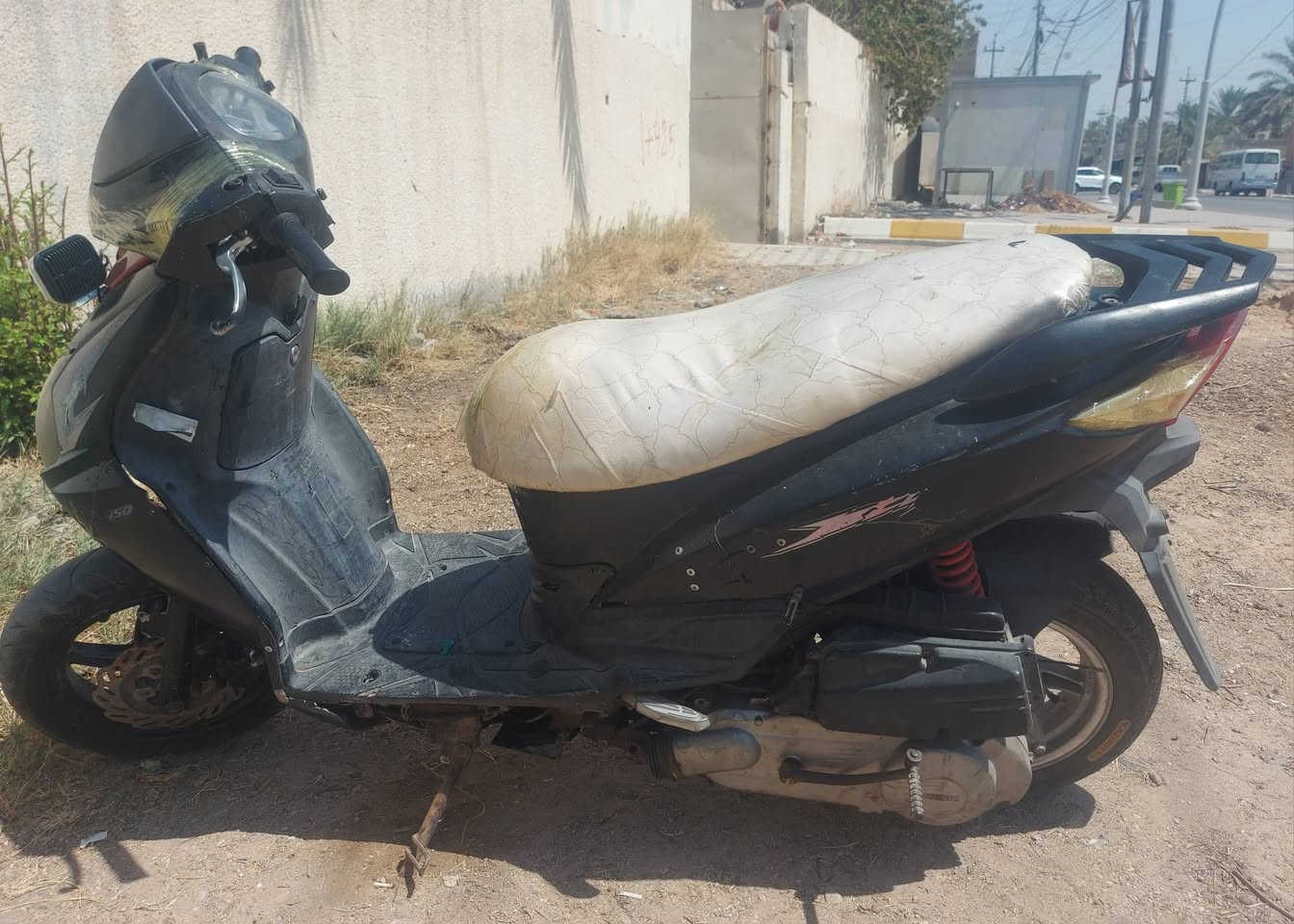 للبيع دراجه سايم جبلي محرك 150 شغال  السعر 225 للتواصل رقم ***********
