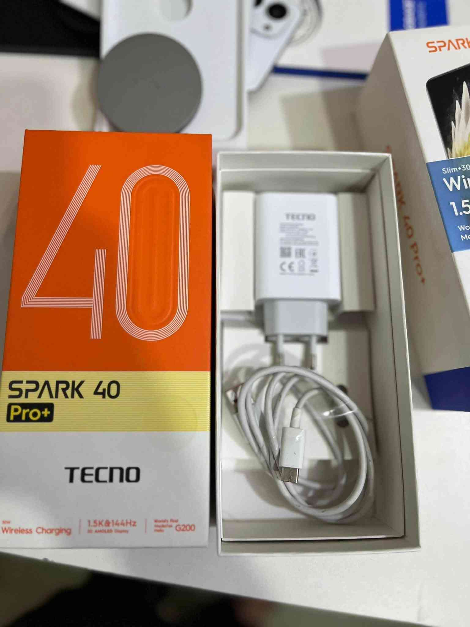 Tecno spark 40 pro plus /  تكنو سبارك 40 برو بلس
تكنو سبارك 40 برو بلس
الذاكرة 256 الرام 8+8
شاشة AMOLED 144hz

جداً نظيف مستخدم أيام ملحقات كاملة 

سعرة 275 ألف باقي التفاصيل على الخاص 

مكاني بغداد 
رقمي ***********
