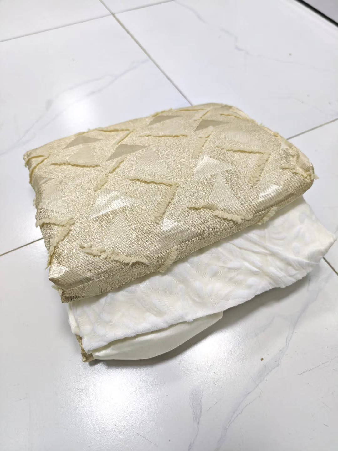 عرض خاص 🥳🥳 برده بوهيمي ثلاث قطع ب٢٨ الف فقط😍
قطعتين بوهيمي قطعه تور 
عرض ٤ طول ٣
سعر فقط ٢٨ الف 😍
-———————————————
متوفر توصيل بغداد وجميع المحافظات🚕🚕
للحجز والاستفسار يرجى مراسلة الصفحة💌💌💌
او الاتصال  فايبر واتساب على الرقم 
📞📞
 واتساب ***********
زوروا موقعنا على العنوان التالي:-
👇👇👇👇👇👇👇👇👇👇👇👇👇👇👇👇👇 
💧/السماوة عكد الجامع داخل مول الاميرات مجاور ايلين شوب
#العراق #العراق🇮🇶 #مفروشات #بغداد #در_الحسن

نص مكتوب في الصور:
- عرض خاص برده بوهيمي سعر ٢٨ الف فقط