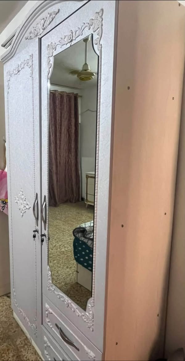 جرباية وحده نفر ونص مع دوشك وصومية 50 الف
كنتور بابين سعر 125 الف 

للاستفسار مراسله الصفحه او اتصل ع رقم 
***********
