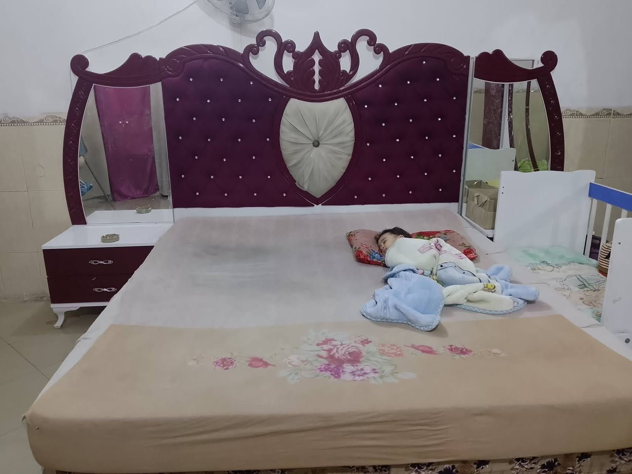 غرف تركيه لبيع سعره 500وبيه مجال تسع قطع نضيفه مكاني كربلاء طويريج 
***********
