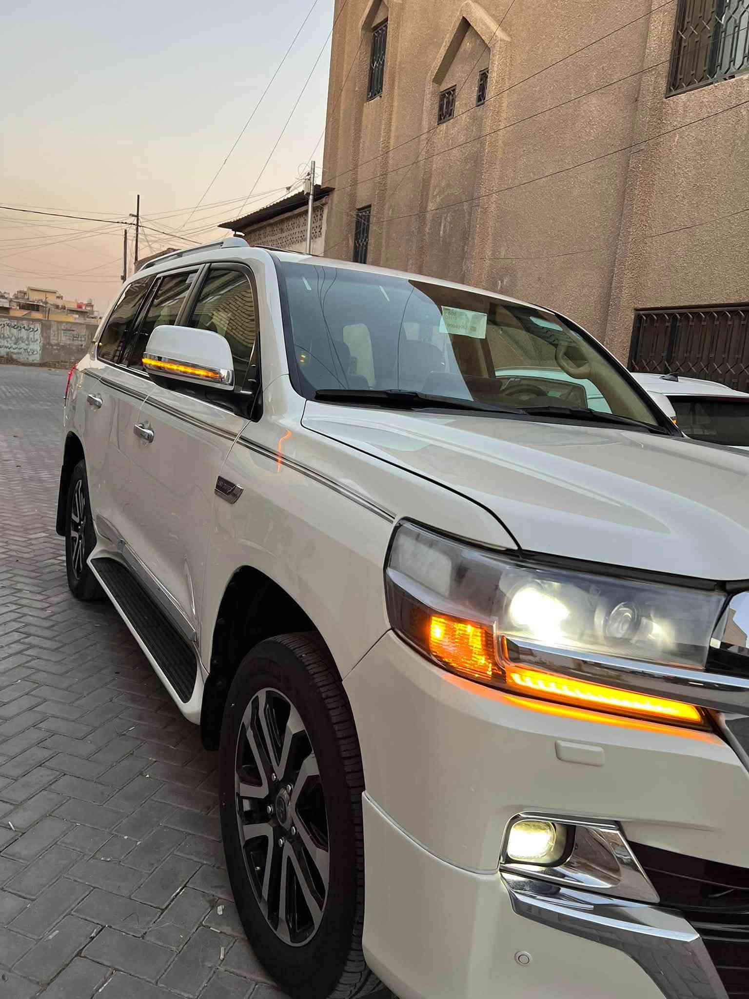 سلام عليكم الاند كروز ١٦ بريم اصل ام طفايه فول موصفات محرك ٨ سلندر 4600المرغوب سياره كفاله عامه شويه نضربت عندي بل جاملغ وبنيد بدون دواخل سياره خير من الله تاير جديد سبير بعده مانازل الويل ماله الله شاهد ١٥ ورقه سياره مصروف عليها ٤ كامرات سياره ماشيه ١٢٠ الف حقيقي وين يعجبك افحص مكاني بغداد سياره باسمي ارقام وسنويه وهزه كله جديد صار سبوع من جدده اني مكلف بنشر هذه رقم راعيه ***********
اي معلومه يم راعيه بيع مستعجل وشراي ينتصل
