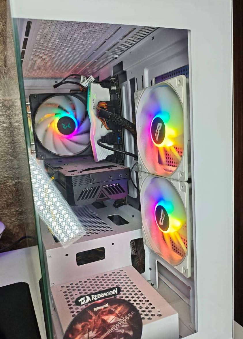💻 المواصفات:
✔ معالج: Intel Core i5 14400F (جيل 14)
✔ كرت شاشة: RX 6750 — أداء قوي للألعاب 10G
✔ رام: 16GB DDR4 3600MHz RGB
✔ تخزين: SSD NVMe 1TB سرعة عالية
✔ لوحة أم: B760
✔ مزود طاقة: 600W
✔ مبرد معالج: DeepCool AG400
✔ كيس: جديد
مكاني بغداد الدوره 
***********

