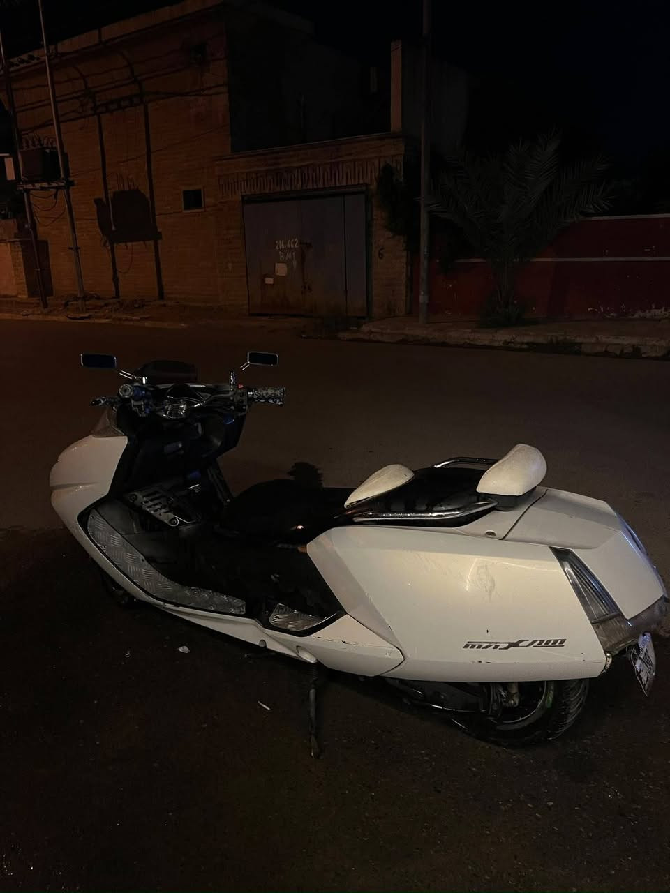 ماطور ماجستا من كراند كلاسيك مكينه 400cc مامفتوحه رقم واحد كيجات كلها شغاله بس مال بانزين مو شغال بك لايت خلاط اشاير كلها شغاله مرايات الاصليه السعر 750وبي مجال للطيبين رقم الموبايل ***********
