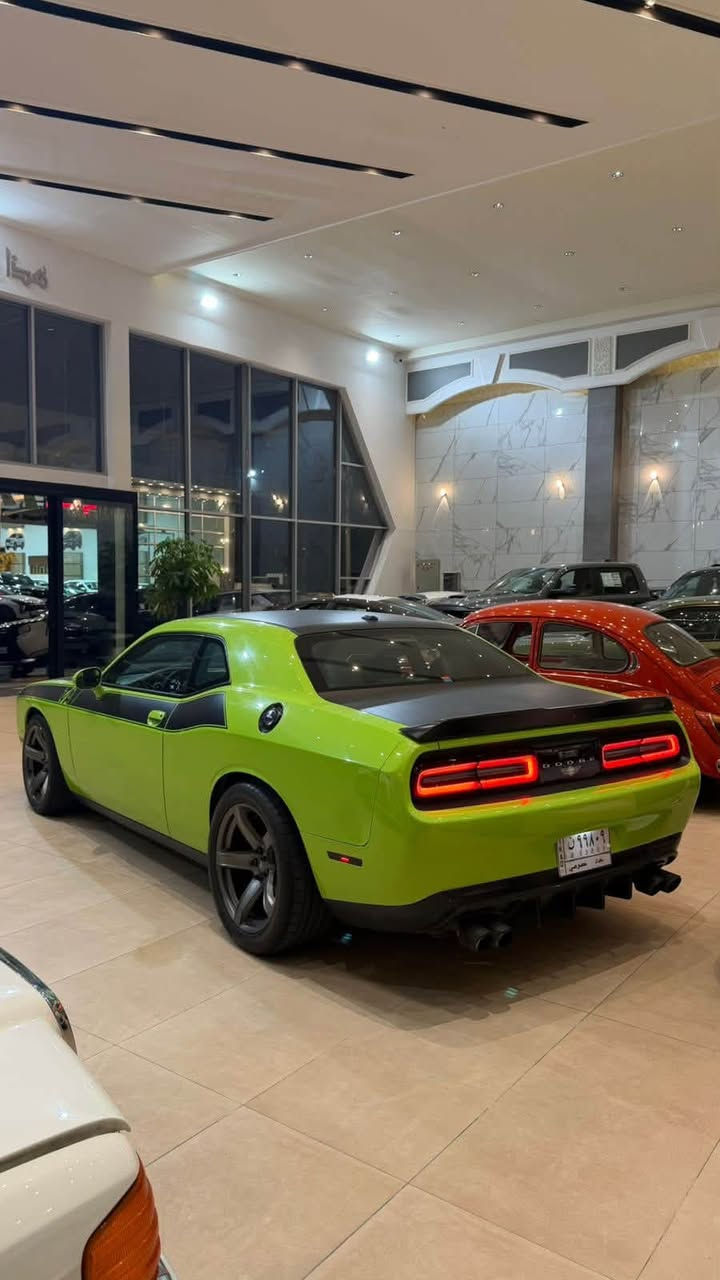 Dodge Challenger T/A 5.7 HEMI
الموديل : 2019 🇦🇪 خليجي
الوكالة : هارلم
ماشية 32٫000 الف

(بيها بنيد مبدل فقط)

المواصفات :
فتحة سقف
كشنات كنتارا + Alcantara
كشنات تبريد وتسخين
رادار + مانع تصادم
كاميرا + حساسات
شاشة Uconnect
Paddle Shifters
جنوط T/A 20
عادم رياضي
5.7 HEMI V8 — 370 حصان

📩 السعر 239 ورقة وبيها مجال بسيط💹
📍 موقع البيع : بغداد
📞 ***********
