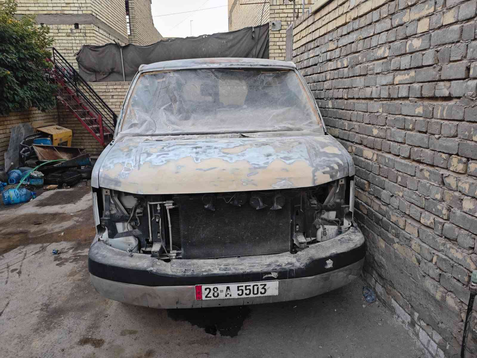 سلام عليكم
شوفرليت اكسبرس 2008 11راكب للبيع باسمي رقم دولي 
تفاصيل السيارة 
حاليا تحت التعمير بس عدي ضرف ومحتاج ابيعه 
السيارة نقصه بس الصبغ وكشنات خلفية وجام 
مواد الصبغ كله عدي واصليه 
السيارة معمر درجة اولة كير محرك اكسل كله جديد
تفرعات المحرك والراديتر كله مبدل لك جديد مراوح كهرباء يوكن
منضومة تبريد كله جديدة دبل راديتر مال يوكن
صدر دبلات بريك كله جديد
قواعد فيوزات وضفيرة وعقول كله جدد ومفتوحة فصلته ترايك 200رايح جاي للبصرة
تخم تاير جديد دشبول وشاشة وكامرة جدد
عبوة فيول بم جديد وكالة 
وعدي اله شباك وسكنات ومري جدد لك وهواي قطع غيار كله انطي وي السيارة
والسعر 50ورقة قفل
مكاني بغداد
***********ابو زهراء
