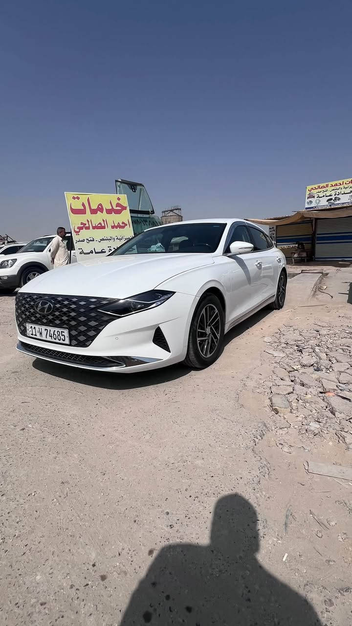 السلام عليكم 
للبيع هونداي ازيرا كراندي 
كوري اصل غاز 
موديل ٢٠٢٣ رقم بغداد
كفاله عامه عدا رشه صغيرة حافة الجنطة ماشيه ٦٢ 
بسمي سنويه لل٢٠٣٠
مكينه ٦ سلندر
كشنات جلدتدفئه تبريد 
وباقي المواصفات معروفه الابل كار بلي لاسلكي 
حساسات. كامره . مري شفط 
مكان السياره الديوانيه ، 
السياره جديده دينار متصرف عليهه تايرات حداديه تبريد كله بشرط
عارضهه ب٢٠٥$ وبيهه مجال بسيط
رقم تلفون ☎️ ***********
