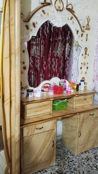 غرفه اخشاب • جديدة ٦ أشهر • نقصه جامه