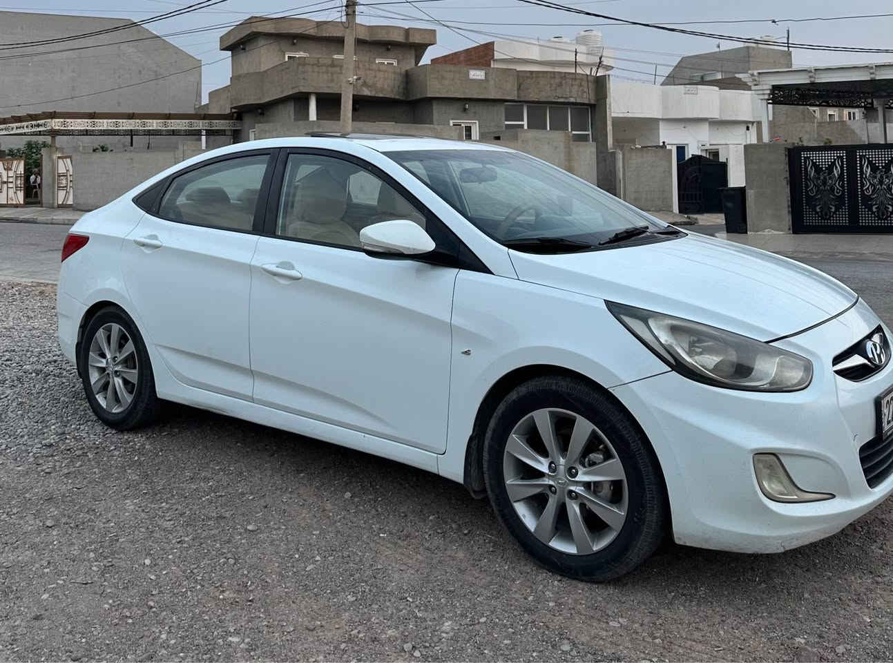 هۆندا اکسێنت 2012 
گێرتۆماتیک و عادی ومەکینە گەورەیە 
مکینەو گێڕی بەشەرت 
مکینەی نەکراوەتەوە
ناوزەرد و جام کارەبای ڤۆلیۆم 
پێنج ویل کەپ بیلادی ABS پێنج بالیف دووجێ ساردە کوتە وە دۆسەی لای سەکن هەندەک بۆیاخە ١٠٤وەرەقەو مەجال  *********** أربيل, العراق
