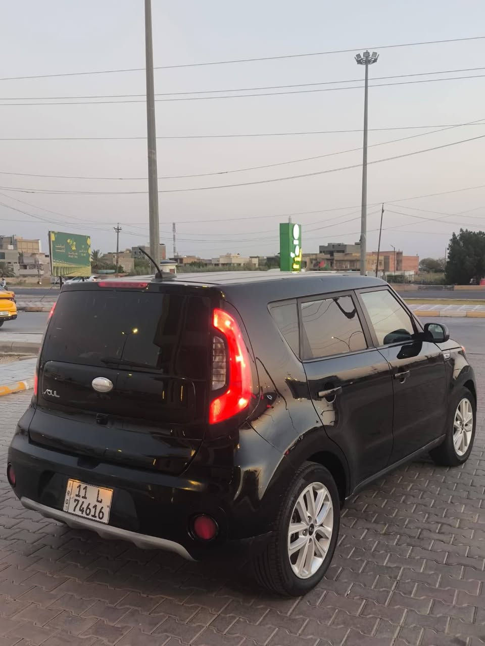 السلام عليكم صول للبيع موديل 2019ماشيه 72الف حقيقي مكينه 2000رقم بغداد بسمي كير مكينه حداديه تخم تأير كفاله السعر 96مكان السياره واسط الكوت ***********
