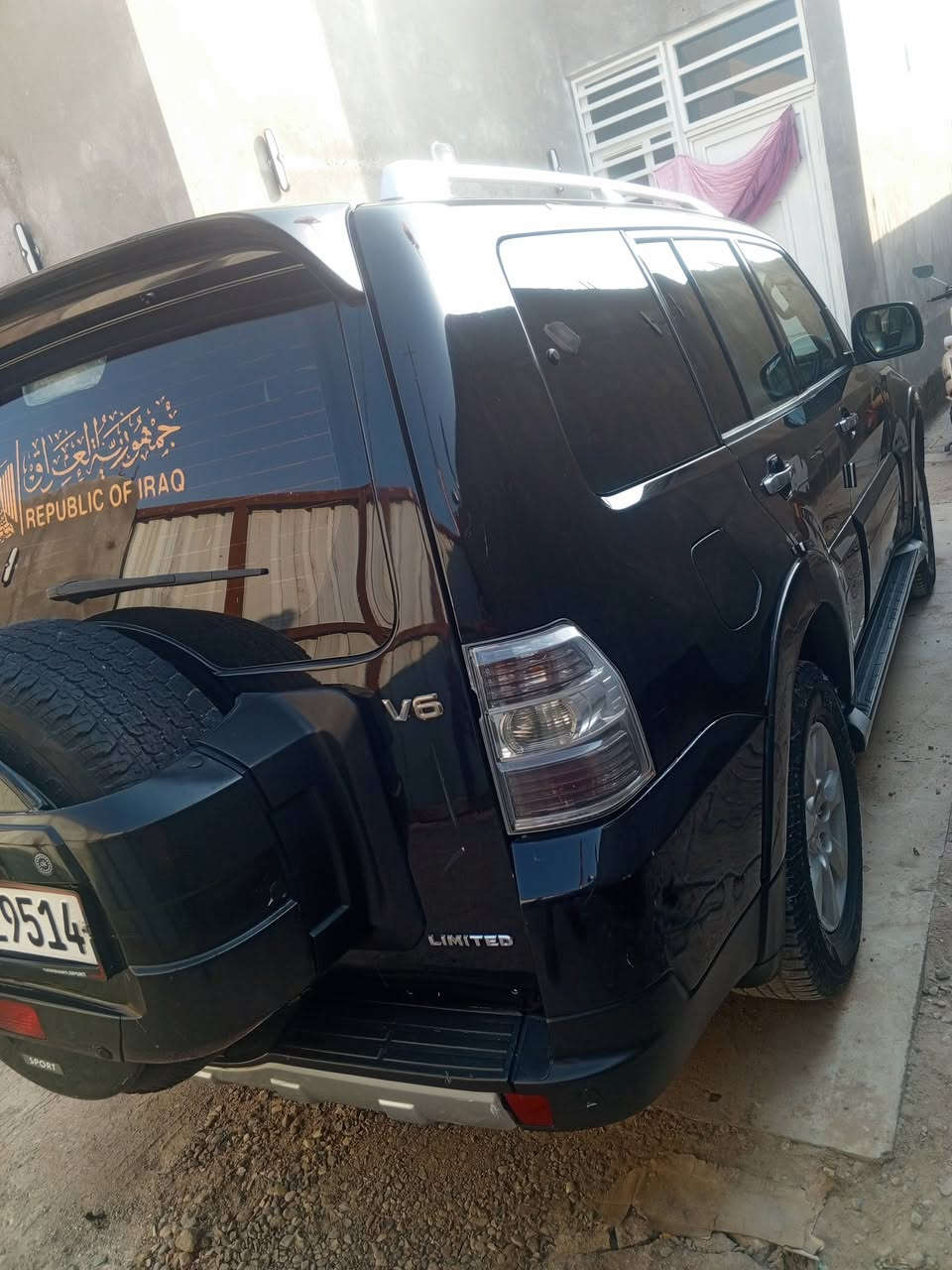 يا الله سلام عليكم باجيرو حبتور مديل ١٣فول مواصفات متومه اربيل انگليزي طبق الاصل ويه الشاصي جاهزه وعله ايدي گصه قماره فقط مواصفات 
فتحه سلايت روف طكتين 
شاشه تاب 
تحكمات ستيرن 
ثلاجه 
مرأي كهرباء شفط 
اشاير بل مرأي 
يدات كروم 
تبريد تلث قطع 
سبعه راكب 
فور ويل دبل گير 
تخم تاير جديد توني شاده 
حداده توني نافضه كلهه 
كرووس سرعه السياره جاهزه من كل النواحي السعر ٦٥ مكاني بصره قضاء لمدينه رقم الهاتف ***********
