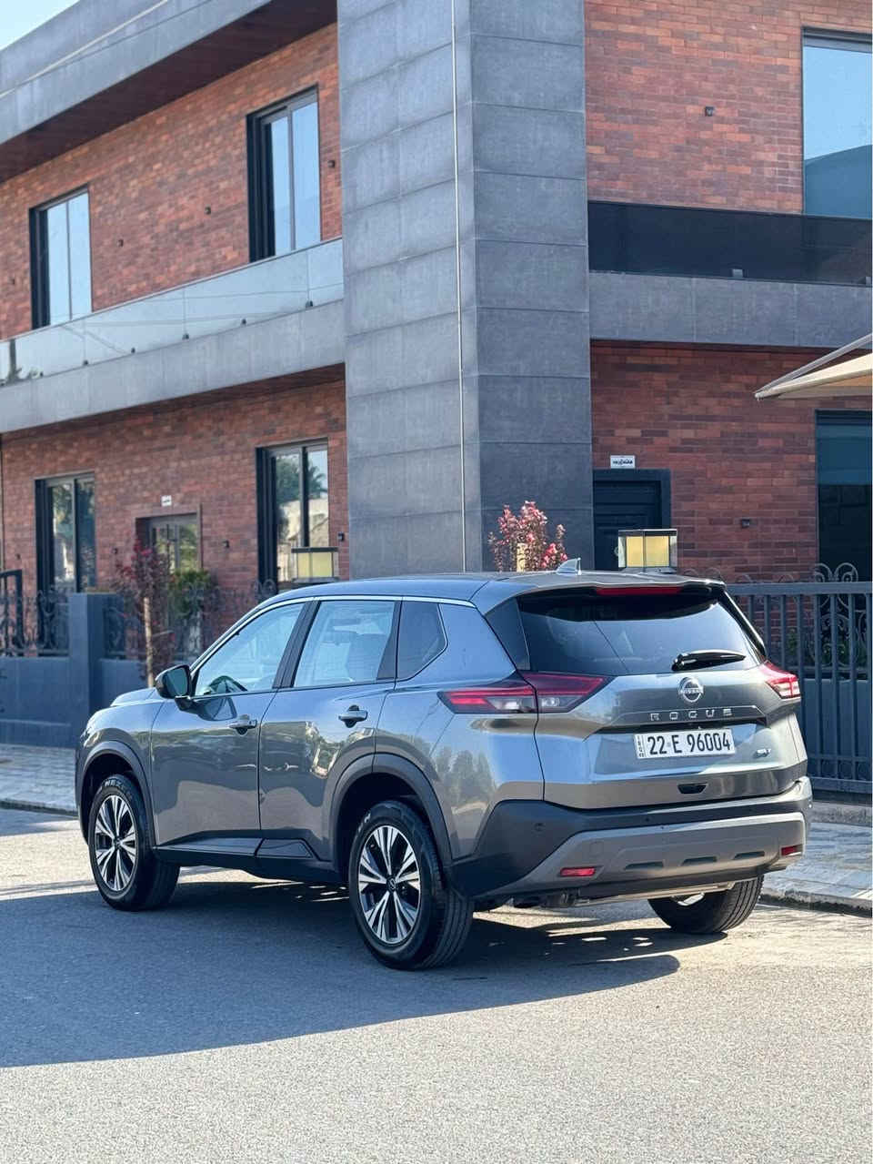 Nissan Rogue 2023 SV
نيسان روگ موديل 2023 موصفات SV
سةيارةكة بئ بوياغة تةنها يةك دةركاى كوراوة بة بيلادى بيشو بشتى كةبسة ارباك بةس شانى بيلادى داندرايتةوة
رةقةمو سةنةوى و هةزةى هةمو نوية
كيرو مةكينة هةمووى بةشةرت 
زمارةى شانصى: SN1BT3BA3PC908891
عنوان :اربيل
📲*********** أربيل, العراق
