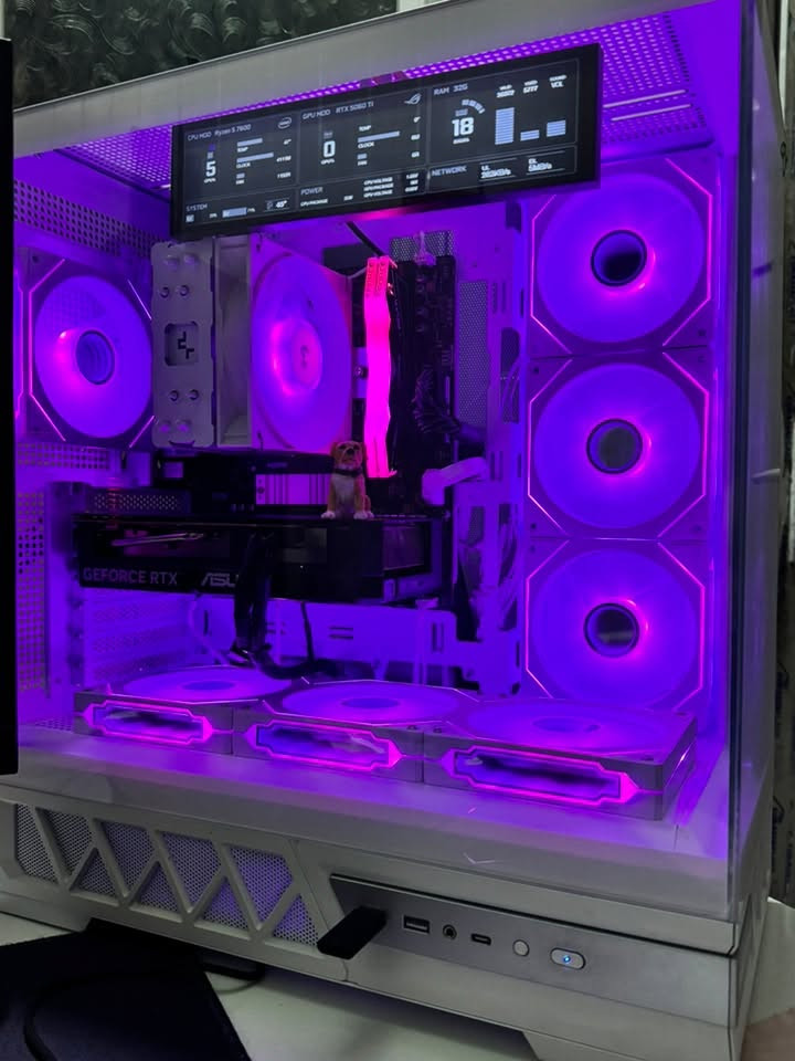 Pc  like new استعمال قليل بيع علمود اقساط الجامعه
R5 7600     Ag400 
32 ddr5  تيفورس 
Rtx 5060ti 16g 
MSI B650 bomber wifi6+ Bluetooth 
M.2 gen 4.   1000g 
Psu corser 650w ￼
كيس ٧ مراوح    للبيع ب ١٧٥٠ قفل. تجميعه قبل ٣ اشهر مجمعها 
(الشاشه الصغيره مو وياها ) مو للبيع يعني 
بغداد البياع  توصيل داخل  الكرخ فقط 
*********** واتساب لو اتصال
