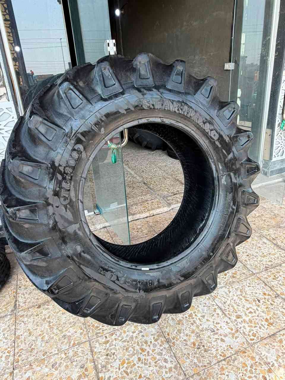 سلام عليكم
تاير تك واحد 
30/18 مال شركه 

سعر قفل 400 شرط جوبلس 

مكان /بابل كفل شارع عام معرض ومحلات سيد عايد 

***********
***********
