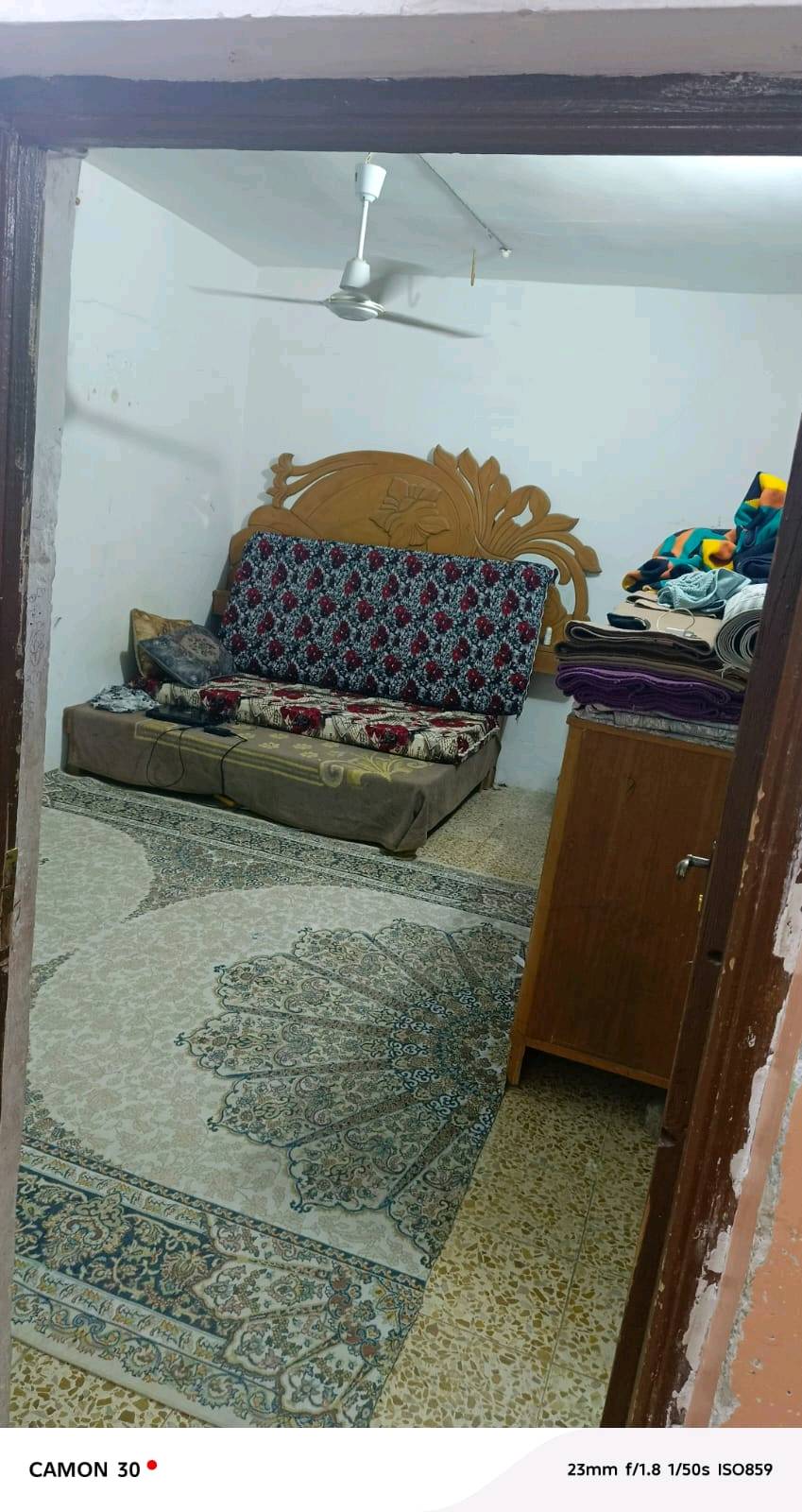 دارللبيع 180 متر حي الجمعيه 
165 وبيه مجال