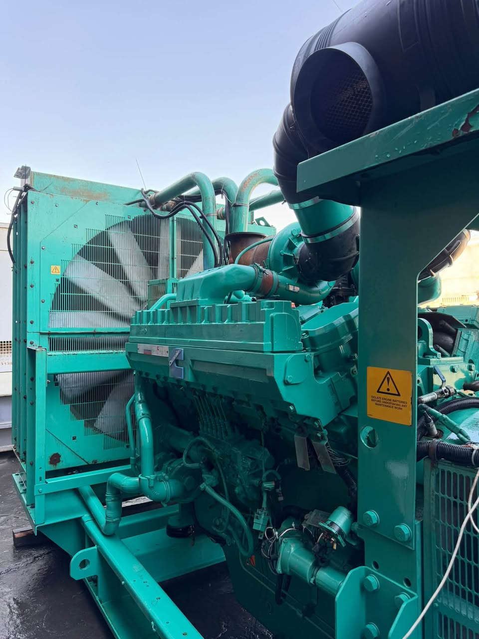 Cummins QST30-g4
1100KVA
***********
***********

نص مكتوب في الصور:
- 445 4***********838