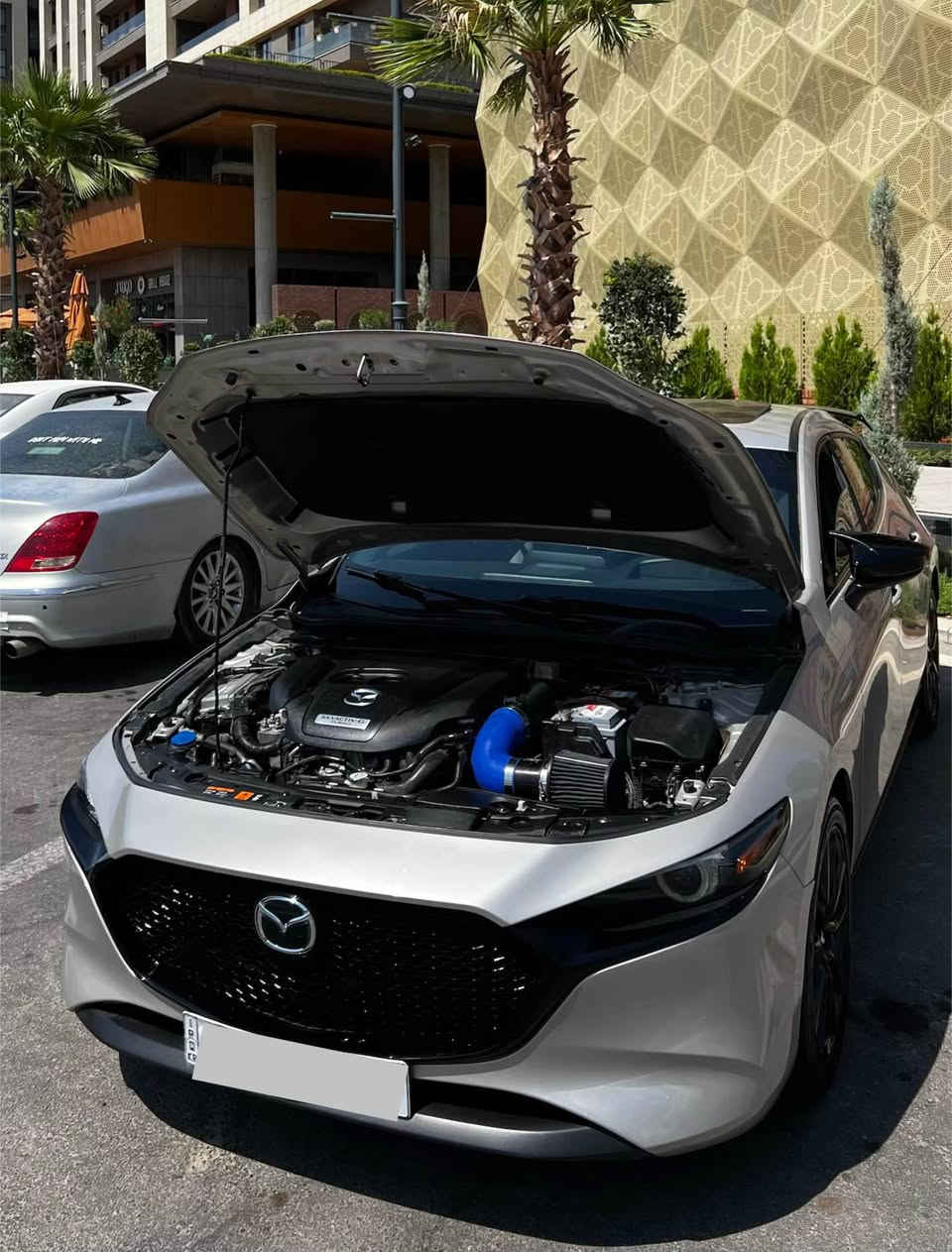 Mazda 3 2023 Premium Plus 2.5 Turbo AWD 152$ 
مازدا ٣ ٢٠٢٣ قەپات مواسەفات و ڕەنگی پلاتینیۆم 
مەکینە 2.5 تۆڕبۆ و دەبڵ ئەکسل ٤٧ هەزار کم ڕۆیشتووە کامل سێرڤس کراوە 
شووتە و داونپایپ و کامل صاڵۆنصای مارکەی CorkSport (CS) ئەمەریکی لەسەرە نرخی سەرو ١٥٠٠$  
لایت ئەڵقە و بەگلایت ٤ ئەڵقە 
مواسەفات (سڵاید-داتاشۆ-کوشن جلد و هیتەر و کوشن خەزن- سوکان هیتەر - ١٢ مکەبەرەی Bose - ڕادار و خەتی جادە -دوگمەی سپۆڕت و پادڵ شەفت- apple Carplay)
جوانکاری (ئاوێنە باتمان و باڵی سپۆرت - گاعی قاڵب) 
٢ پارچەی بۆیاخە بێ ناوگرتن کامل سێتی ڕادێتەری بیلادی 
گێڕ و مەکینەی بەشەرت نەکراوەتەوە بێ مەسرەفە 
تەحویل و وەکالەت بەشەرت سەنەوی تا کۆتای ٢٠٣٠ تازەیە 
نرخ: ١٥٢$ و کەمێک معامەلە 
سەیارەی مەعرەز نیە 
سلێمانی ناوشار *********** السليمانية, العراق
