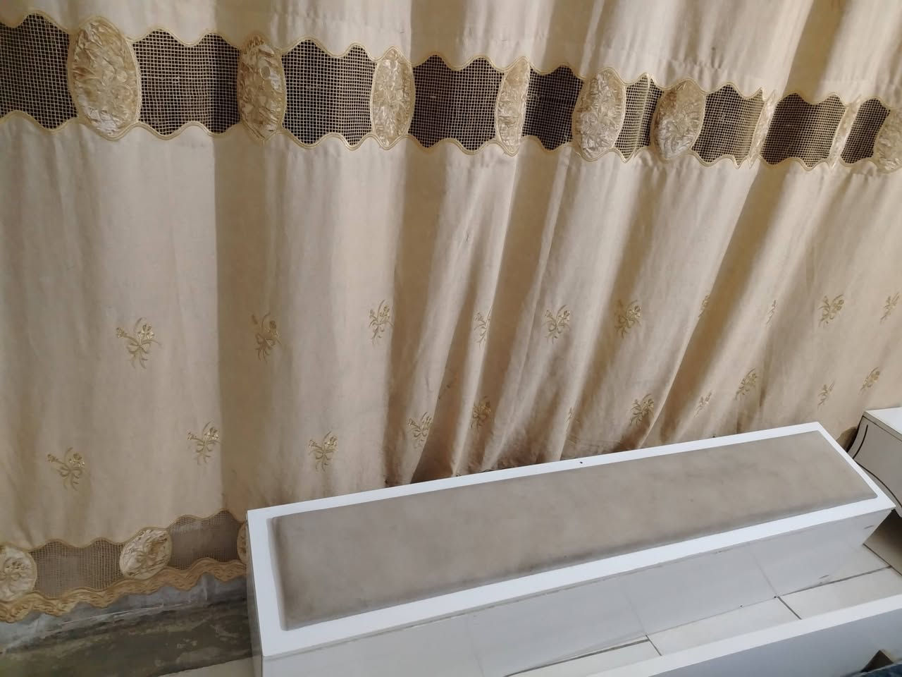 للبيع السعر ٣٠٠ بيهه مجال بسيط مكانههالدوره اتصىل ***********
