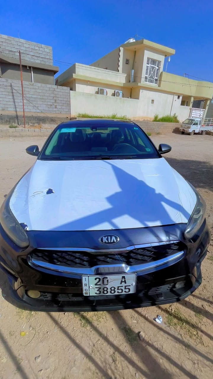 من رخصت الادمن المحترم سياره فورتي 2021 حادثه فقط  جاملوغ وخشم البنيد معدل أربع أصابع سياره بعده بحاله الوكاله ماشيه 60 ألف مكفوله من شاصي ولغد كير ايتي المرغوب مكينه مكفوله من تنقيص والبخار سياره نص فول مواصفات السياره احله من صور سعر 120 وبيه مجال حك جيتك بيع مستعجل مكاني ديالى الخالص الاستفسار ***********
