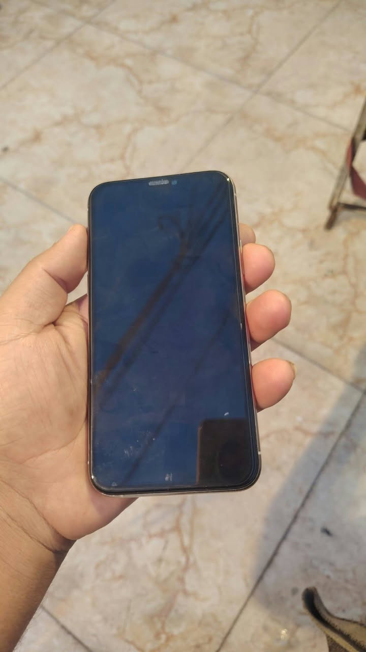 آيفون ١١ برو • ٢٥٦ • بطارية ١٠٠٪