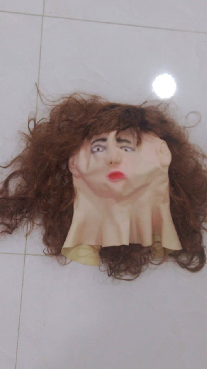 للبيع القطعة ب20

نص مكتوب في الصور:
- m.shein.com SHEIN 10 / 1 74.00 زوج من أكتاف درع جلد اصطناعي لحاملي السيوف الفايكنغ أو الفرسان، رمادية اللون ذات شعر طويل للأداء المسرحي وأعياد 4.91 (56) < مقاس احصل على خصم 15% تسجيل منتجات مشابهة
