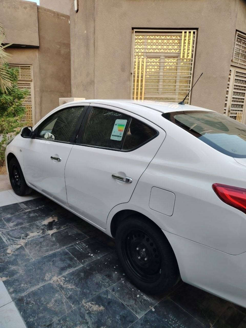 السلام عليكم نيسان صني 2023 هندي حجم المحرك 1500 ماشيه 98 مكفوله بيها دحجه ومصوره وين منشور  والباقي الكفاله  المواصفات كاميرا خلفيه شاشه تبريد شغال سياره كفاله ما ماشيه جديده كلش  هزه جديده المعوقين تنفتح ثلاث سنوات وتنفتح صير حره بيها وكاله مكان السياره السماوه الاستفسار ***********
السعر 105
