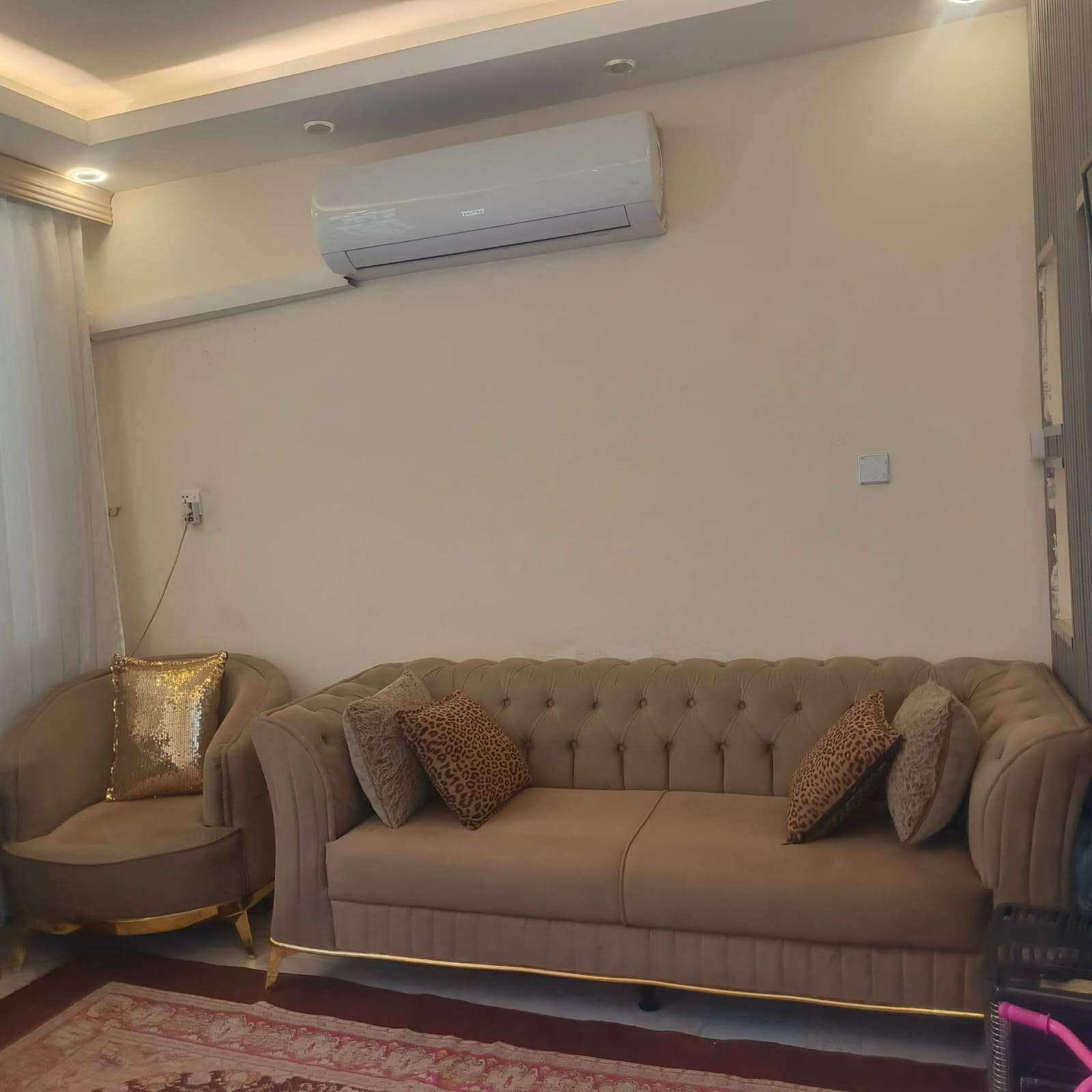 السلام عليكم 
نص تخم ضخم للبيع مكانة حي اور نظيف جدا سعرة ٢٥٠ وبيه مجال للتواصل الاتصال ع الرقم ***********
