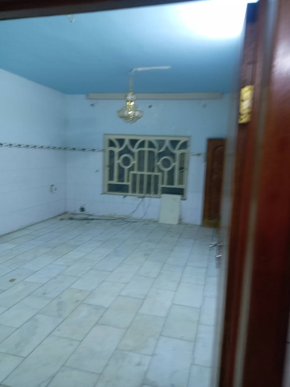 دار للايجار مساحه 150

🌍 الموقع موقع شارع 60 خلف التجاري الاساتذه الاولى

طابق الاول // غرفه وصاله مطبخ وكينيدور جمع صحيات طارمه

الطابق الثاني // غرفه نوم

استفسار //***********
