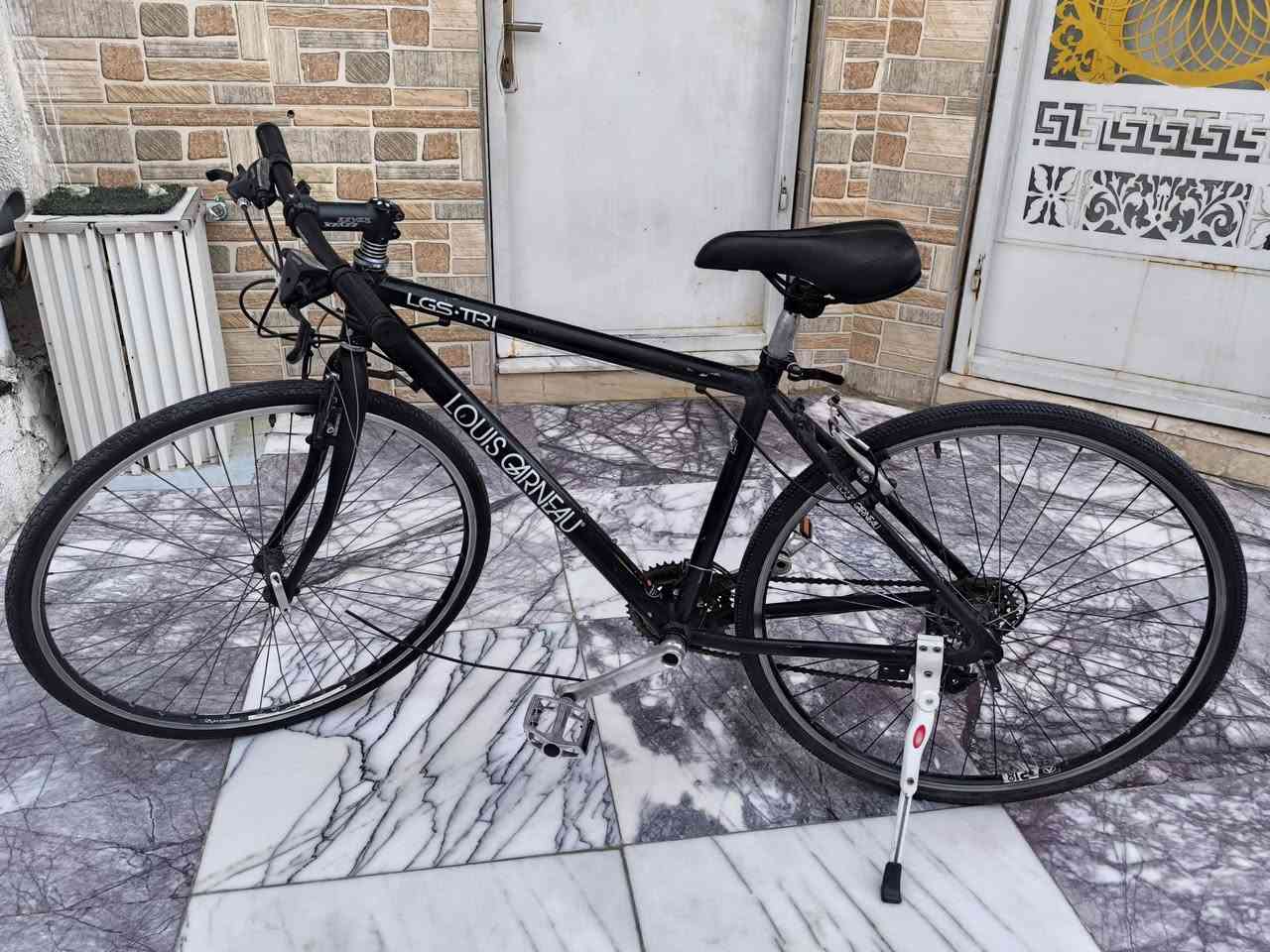 للبيع دراجة C700
الماركة لويس كارنيه 🇨🇦
الحجم 28
الارتفاع 43
السستم شيمانو 
المعدن ألمنيوم 
السعر ١٣٥ و بيه مجال بسيط 
المكان بغداد _ الكريعات 
وتساب ***********

