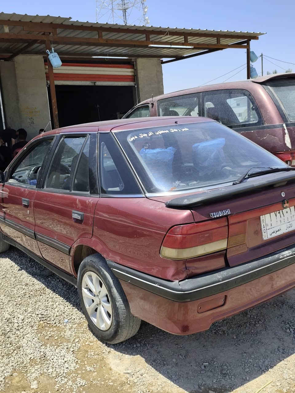 السلام عليكم للبيع ميسبوشي لانسر موديل 1991
محرك كير شرط 
كهربائياته كلها شغاله 
السياره كاعده واحله من الصور 
رقم انبار مشروع وطني 
شرط تحويل ثاني يوم 
السعر 25
***********
