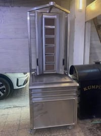 عدنه جميع انواع الشوايات الكص والدجاج وانواع الميوزه وكلشي موجود عدنه ...