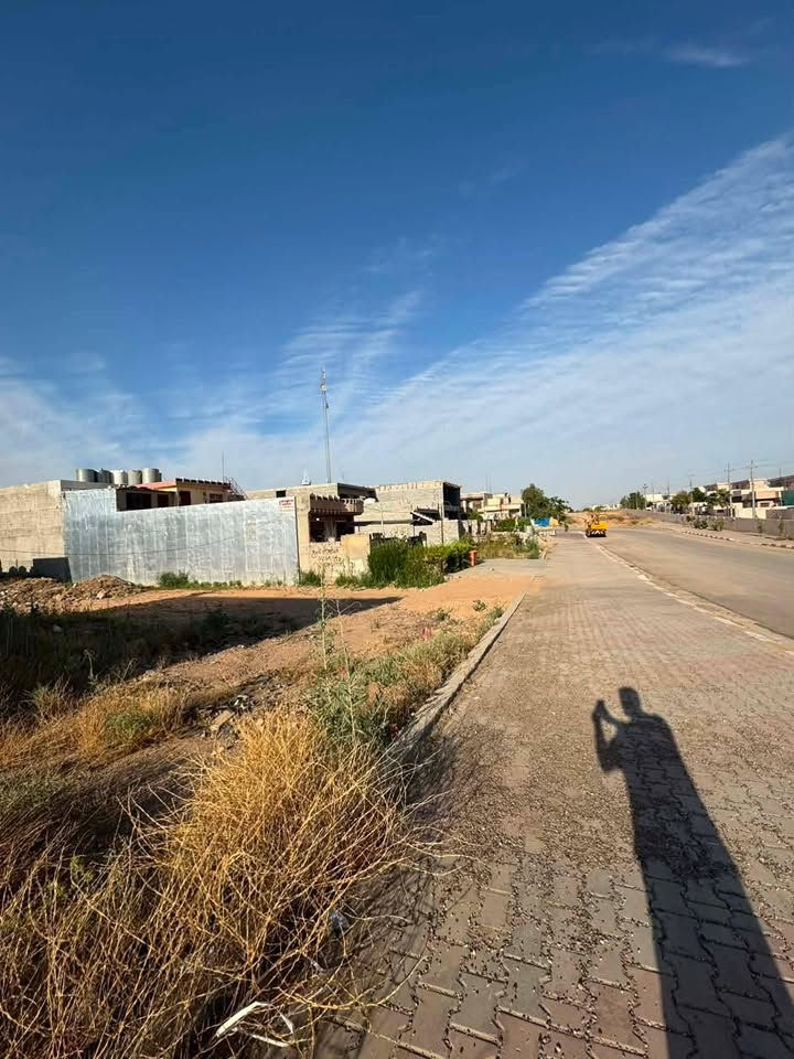 قطعة ارض للبيع
العنوان خانقين حي شرطة نهاية حي رمضان 

المساحة ٢٥٠ متر 

الواجهة ١٠ متر النزال ٢٥

جنس العقار : طابو صرف

المنطقة مخدومة بالكامل الشارع ٢٠ متر تبليط ،الشارع المؤدي الى اورانوس

مع وجود فضلة امام القطعة بحدود ٥٠ متر

للاستفسار الاتصال او ارسال رسالة على الرقم ***********
