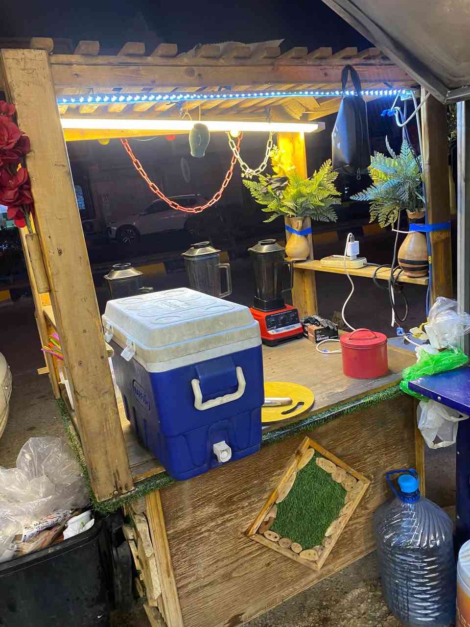 السلام عليكم
للبيع عربانه خشب اصلي مال عصاير 

السعر 150وبيها مجال 
***********هاتف
