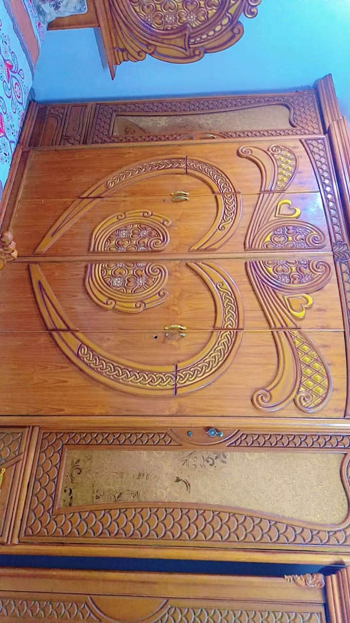 سلام عليكم غرفه صاج. عراقي لبيع   رايده ٦٥٠بيه مجال بسيط. داخل ماله نضيف جدا.  شوي. بيهه ضرر. يراد اله ترتيب بسيط وياه مجرات مالته اتصل ***********
