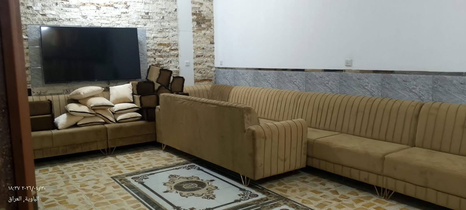بيت ركن على شارع ١٥ و الفرعي ١٠ مساحة ٣٧٥ متر جنس العقار طابو سكني صرف باسمي طابق واحد استقبال ٧*٤.٥ هول ٤*٥ غرفة نوم ٥*٤ غرفة نوم ثانية ٤*٤ مطبخ ٤*٦  حمام ٣*١٧٥ تواليت شرقي و غربي و تواليت خارجي و حمام مخزن خارج البيت ٣*٤ كهرباء خطين كيبلات ٣ فيز نظامي تأسيس بواري خطين خفيف و ثقيل تأسيس ماء بواري بلاستيك مسلح و ماطور ماء بوستر ٣ خزانات مال على البيتونة و الرابع على التواليت و الحمام الخارجي ١٥٠٠ لتر نظام كاميرات المراقبة منصوب و تأسيس بواري دفن إنارة البيت سبورتلايتات و مصابيح حديثة الارضية موزائيك كاشي عراقي راقي و سيراميك البيت متر و عشرين تاريخ البناء ٢٠٢٠ بناء طابوگ جمهوري علما بان المنطقة مخدومة ماء و كهرباء و مجاري امطار و رابط مجاري صرف صحي ( الثقيل ) و تبليط العنوان بغداد سريع السياحي منطقة الشاعورة ام جدر حديقته ١٥٠  البيت  مطلوب اسكان ١٥ مليون القسط الشهري ١٧٤ الف بالشهر تنزل من السعر الكلي ***********

نص مكتوب في الصور:
- دار للبيع
- المساحة (٣٧٥) متر
- النزال ٢٥ الواجهة ١٥
- ***********
- ١٨:٢٨ ٢٠٢٦/٠٤/٣٠
- البادية, العراق
- الباوية, العراق
- ١٨:٣٨ ٢٠٢٦/٠٤/٣٠
- ١٨:٣٧ ٢٠٢٦/٠٤/٣٠
- ١٨:٣٧ ٢٠٢٦/٠٤/٢٠ الباوية, العراق