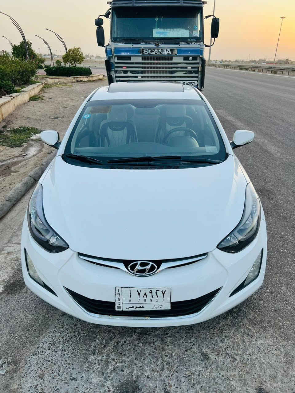 🚘 للبيع هيونداي إلنترا 2014
🔹 اللون: أبيض
🔹 السيارة نظيفة وحالتها جيدة جدًا
🔹 فتحة سقف
🔹 جنوط ألمنيوم
🔹 مكينة وقير بحالة جيدة
🔹 جاهزة للاستخدام وما تحتاج صرف
📍 الموقع: الرمادي – الأنبار
💰 السعر: [دفتر وعشر ورقات، قابل للتفاوض للجادين.
📞 للاستفسار: [***********]
 الله يبارك للمشتري.
