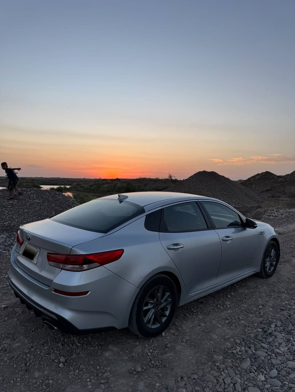 السلام عليكم للبيع

‏KIA OPTIMA 2019

المواصفات fe

‏2400GDI

وارد امريكي حادث (  مثل ماموضح بالصور باب ومبدل بلادي نفس اللون مطابق وصبغ حافة الباب جداً قليل بدون ايرباك 
مواصفات الfe معروفة )

كير محرك (مكفول)

حدادية(بحالة جيدة جداً)

📍اشاره بلمري

📍رادار امامي

📍نقطه عمياء

📍شاشه عطلات

📍حساسات خلفيه 

📍شاشه كبيره

📍كاميرا دواره

📍تحكم ستيرن 

📍مانع انزلاق

📍تحديد مسار

📍مثبت سرعه

📍3 انظمه قياده عادي سبورت ايكو

📍كير اوتو وعادي
‎📍تنبيه قبل الاصطدام

📍المسافه المقطوعه120 الف ميل للعلم السيارة ماشية بانريكا 75 الف مايل 

📍رقم ديالى مشروع وطني  باسمي تحويل مباشر 

السياره جديدة واستخدام شخصي 
بانزين فقط محسن وسوبر

***********
