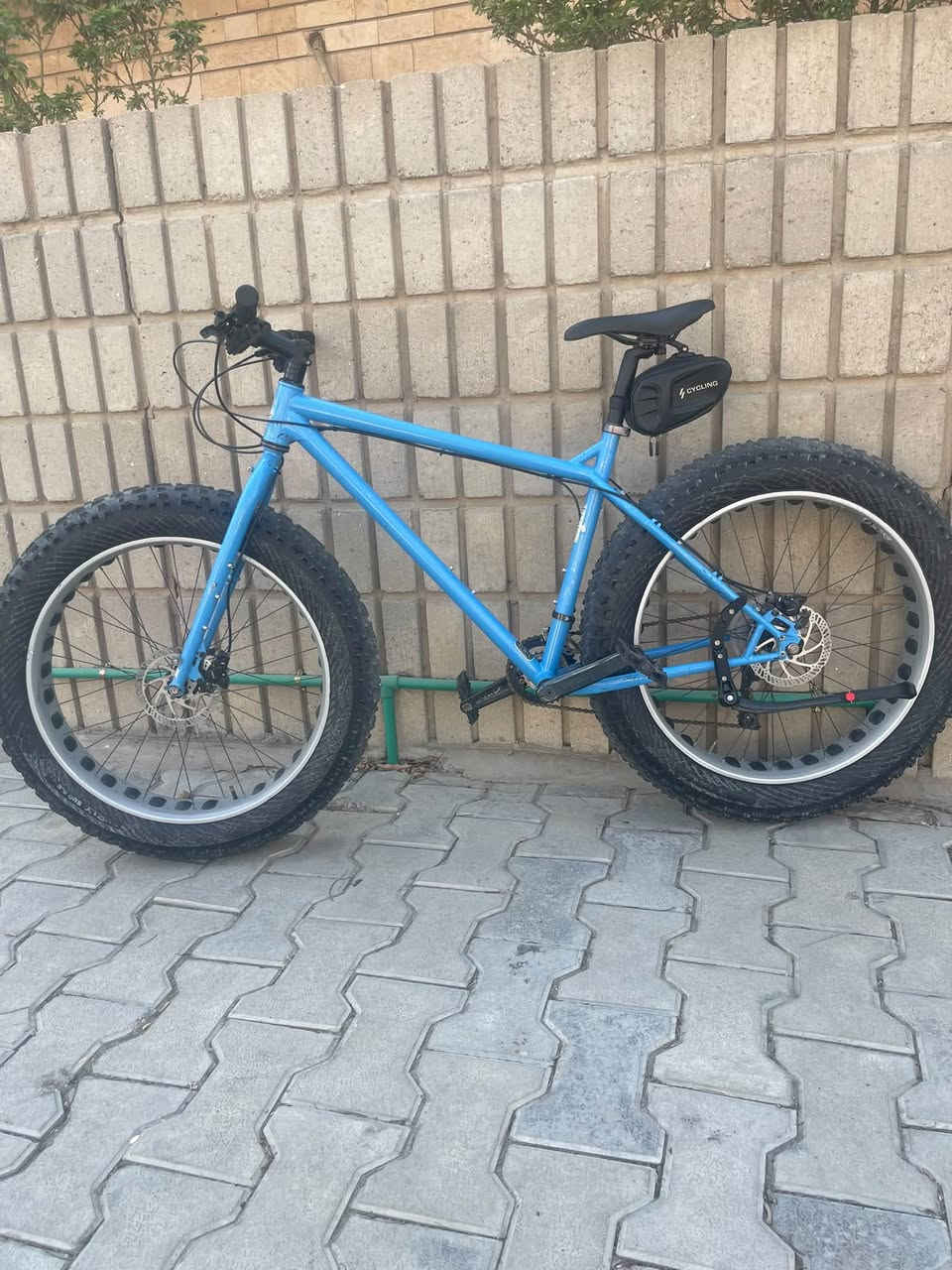 🚨 للبيع – SURLY النادرة 🇩🇪🔥

اليوم جبتلكم شي مميز ونادر شويّة 👌
🚲 دراجة SURLY – دبابه استيراد ألمانيا 🇩🇪
📏 الحجم 26 L
⚙️ سستم DEORE SLX
🔧 عدد السرعات 10×2
🇺🇸 صينية وبراكيت SURLY
🔩 الدراجة تقريباً كلها SURLY من التايرات للويالة وكل التفاصيل.

🎛️ ويالتها نظام شفت بولبرن وصوتهم طرب 🎶
💪 الدراجة بيها سياقة وثباتها وأدائها صدك روعة.

📍 الموقع: بغداد – المنصور
📞 ***********
