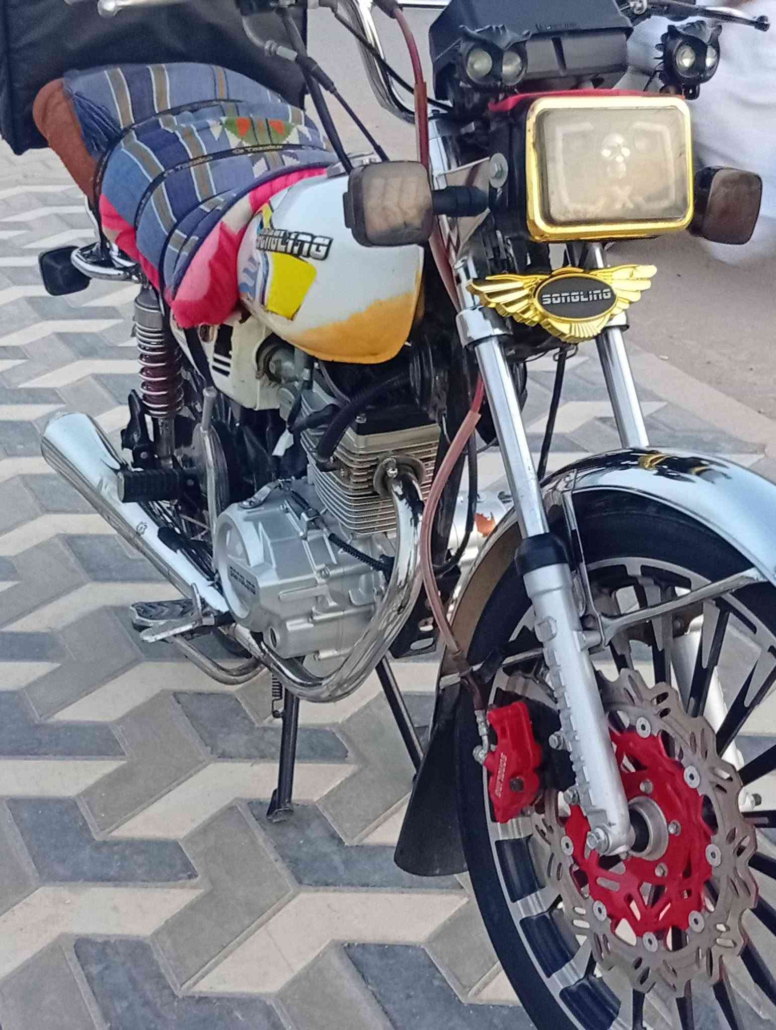 سيفان • ٢٠٠ • ٢٠٢٥