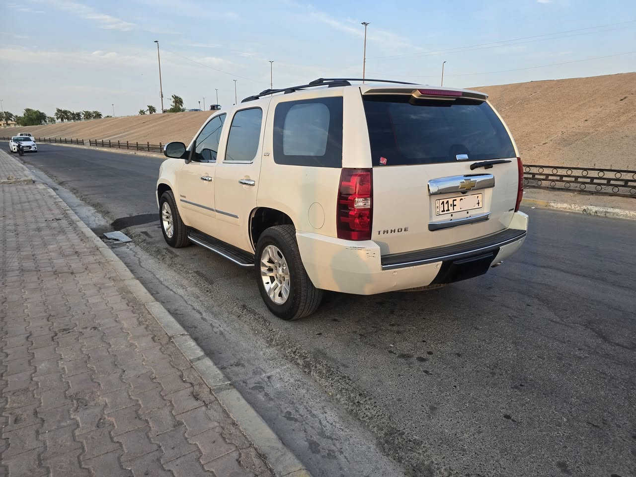 للبيع او للمراوس حسب قناعه  تاهو ٢٠١٣ ltz vip سياره فول موصفات ما يحتاج اعدد موصفاته سياره تو ويل مو فور ويل تايرات جدد جاهزه سياره رقم بغداد بسمي سنويه سنه ٢٠٣١ تنتهي بيه قطعتين صبغ فقط  ماشيه ١٧٨ الف مكان سياره ميسان مركز المدينة رقم هاتف *********** السعر ٢١٨ بيه مجال قليل

