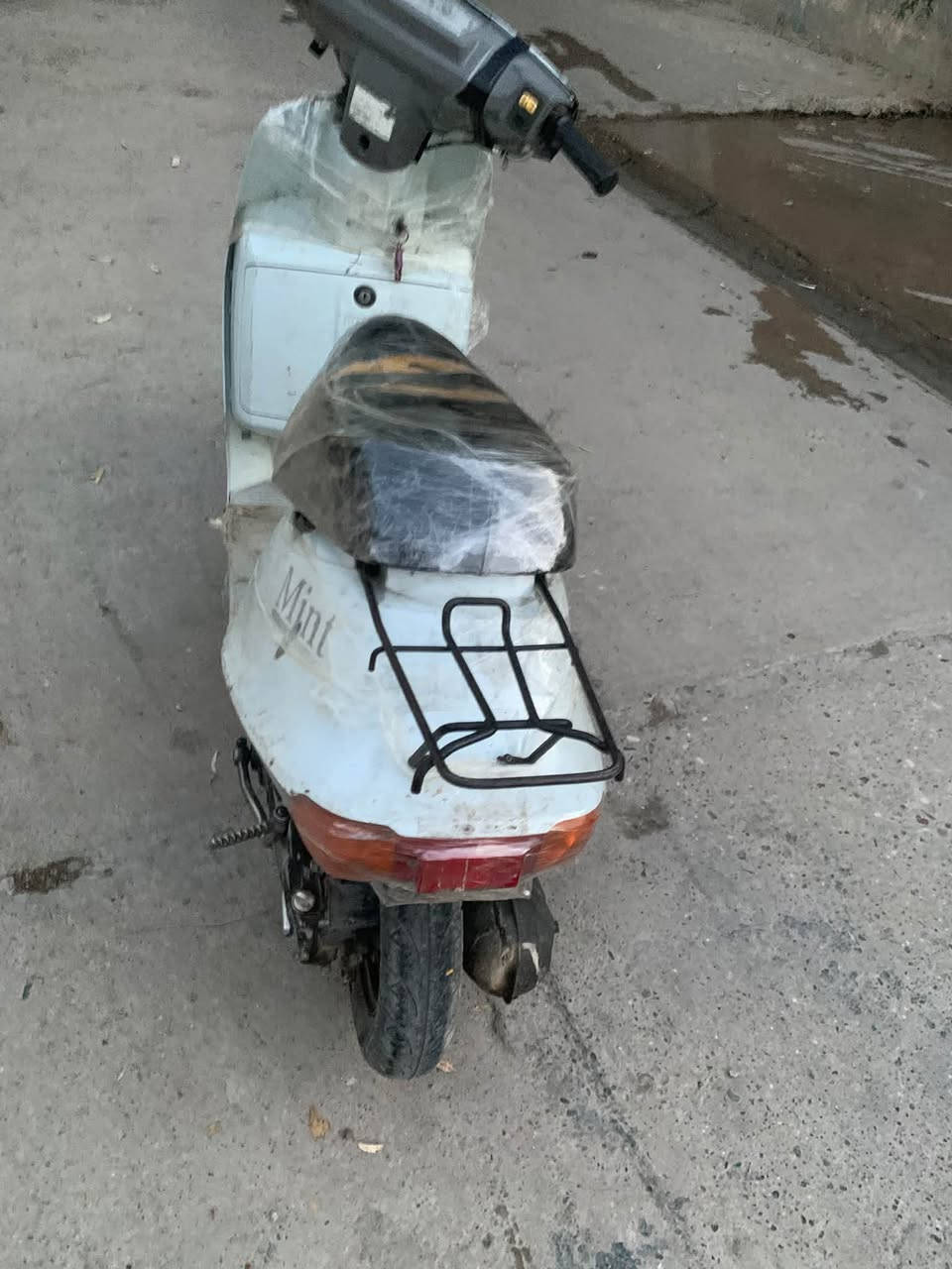 السلام عليكم ماطور ياماها منت محرك شرط حيل نضيف شاصي شرط كهربائيات بك لايت اشاير شغالات الباقي يعوزهم ربط سعرو ١٢٥ للتواصل ***********
