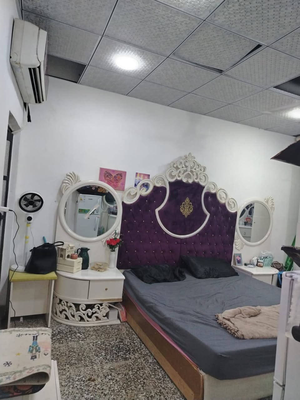 سلام عليكم بيت البيع مساحة ١٠٠ متر العنوان بشارع زركه السعر ٣٠ بي مجال 
معلومات اكثر اتصل او مراسله واتساب ***********
