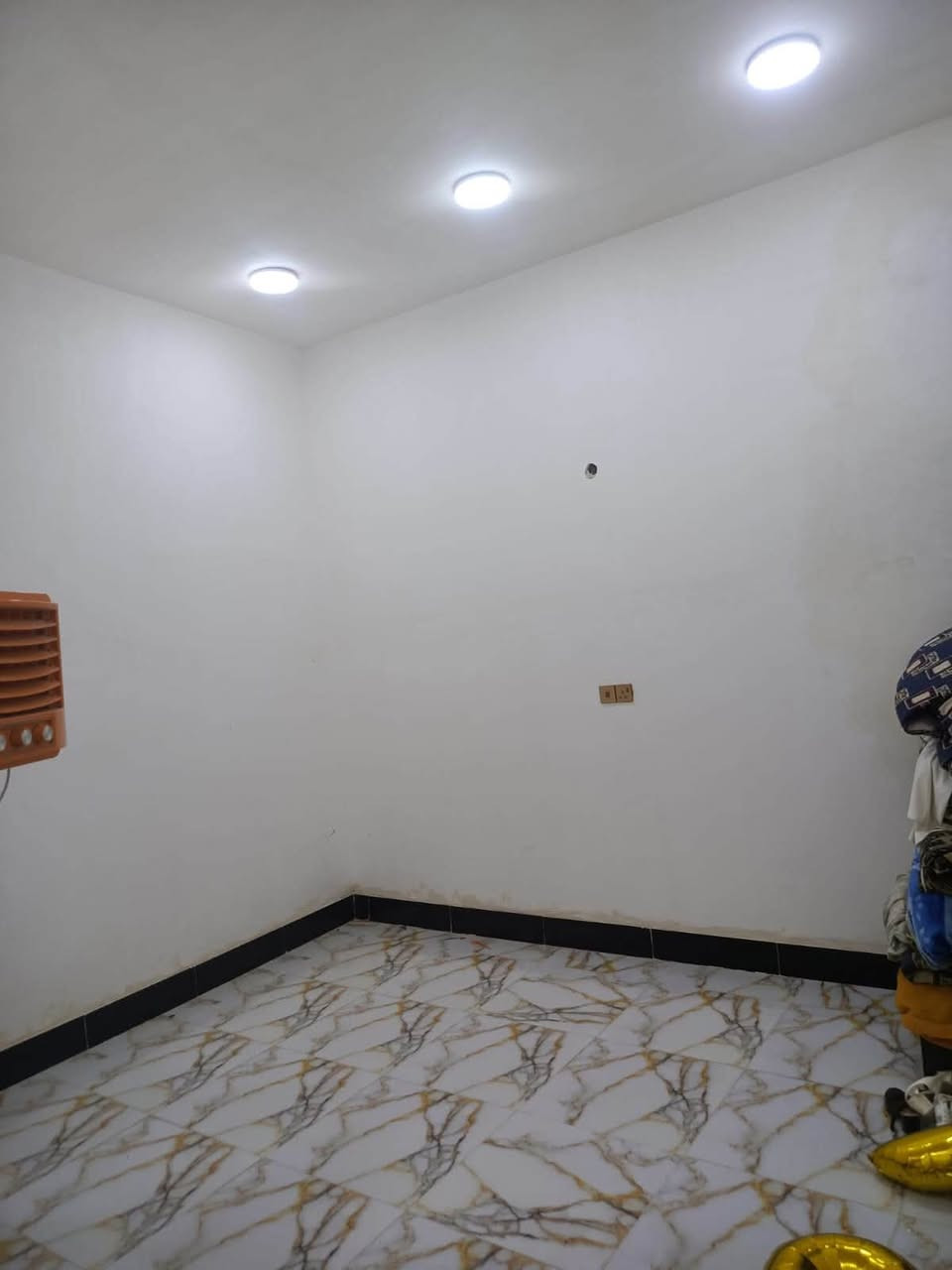 السلام عليكم  بيت للبيع 100 م طابقين بناء حديث التضحيه شارع مدرست البقاع اتصال ع الرقم ‭***********‬
