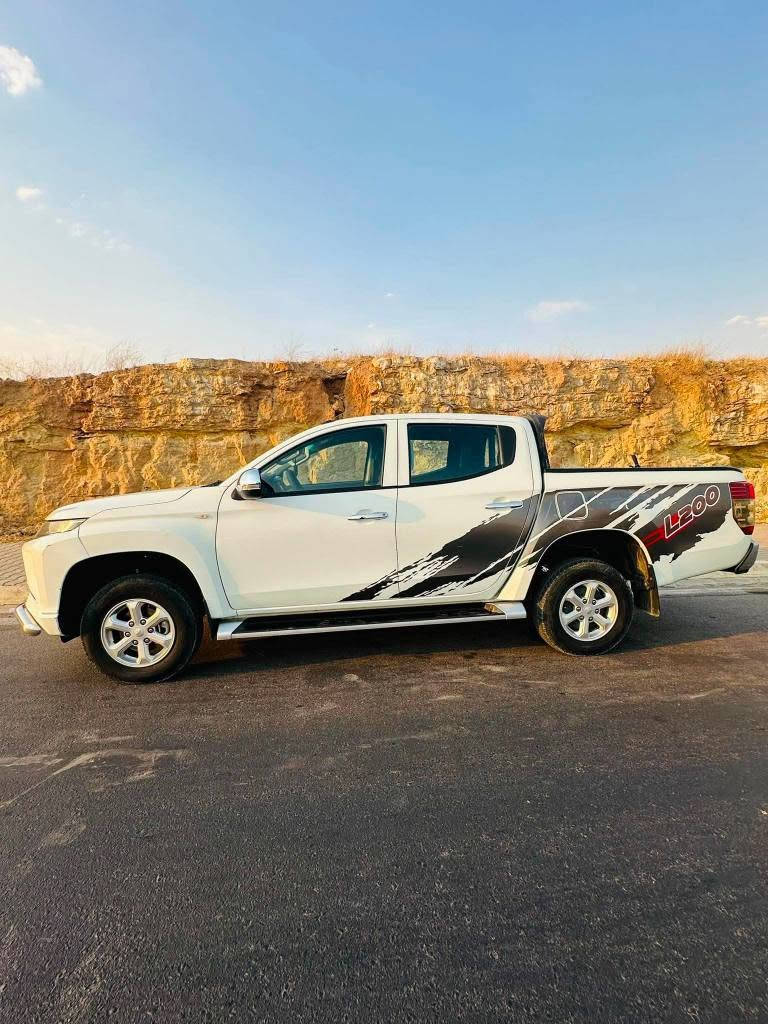 Mitsubishi 2020 دەرەجە دوو
بێ بۆیاخ تەنیا یەک دوو پەڵە ساردو کارتی هەیە
گێڕ ومەکینە وتەبرید وکارەبای بەشەرت
چوار تایەی تازە 
فەحس وهەزەو سەنەوی وڕەقەم تازە تاکو 2030
کۆبۆنی بەنزینی هەیە 
بەناوی خۆمانەوەیە شەرت تەحویل غەرامە بڕاوە
سعری 165 ومەجال
ژمارەی خاوەنی ***********
*********** كركوك, العراق
