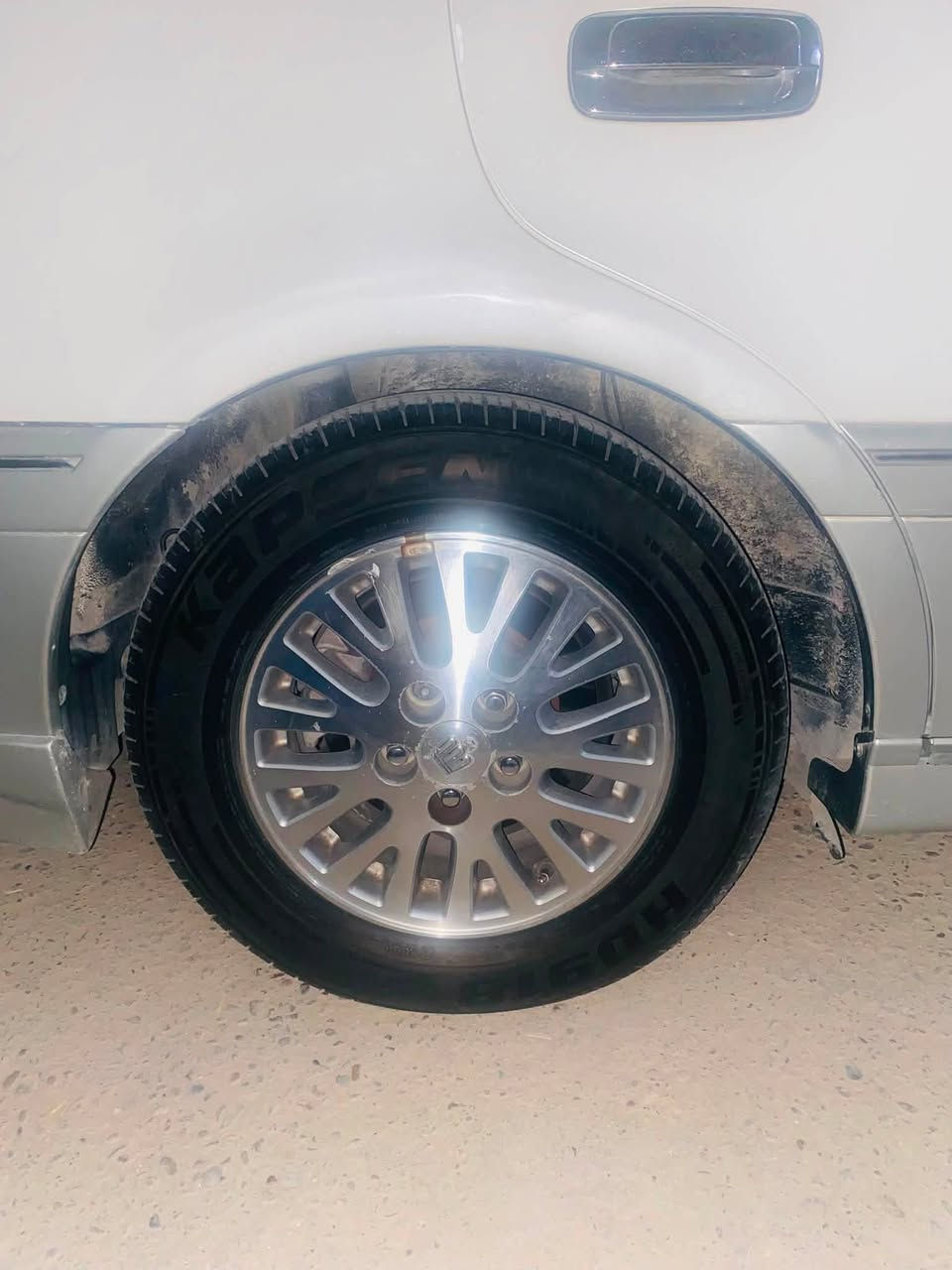 تايةويلي حةسير بو كورينةوة بة نةجمة لةسليمانيم
تايةكانيشم لةسةيا ٧٠ بو ٨٠ مةزبوتة
