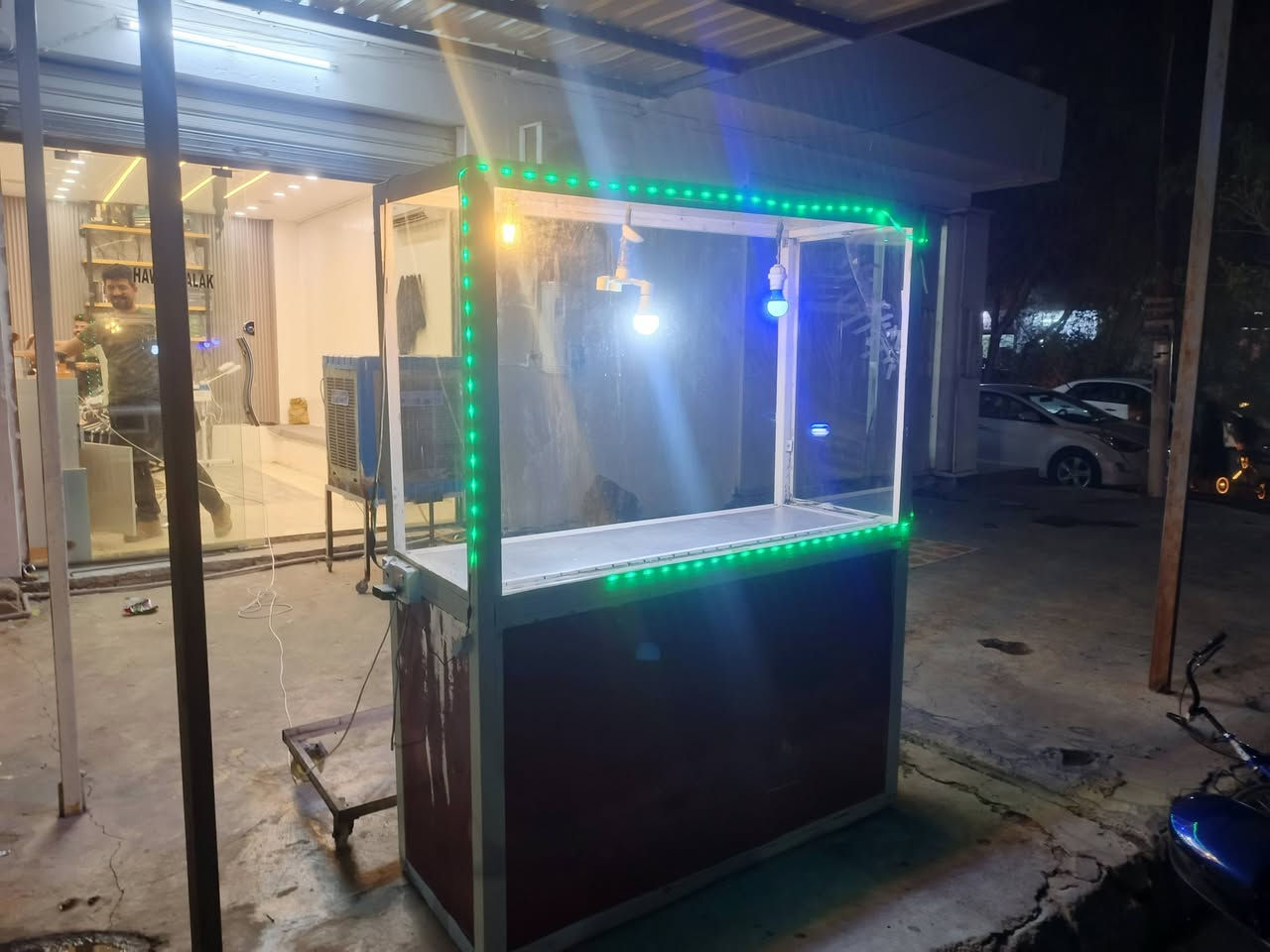 ***********
ميز للبيع 125 الف
