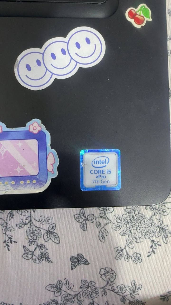 ​لابتوب DEll للبيع 💻
المواصفات:

 * نوع الجهاز: Dell Latitude 5490
 * المعالج (Processor): Intel Core i5-7300U بسرعة 2.60 GHz تصل إلى 2.71 GHz
 * الجيل (Generation): الجيل السابع (7th Gen)
 * الذاكرة العشوائية (RAM): 8.00 GB (بسرعة 2400 MHz)
 * وحدة التخزين (Storage): 256 GB من نوع SSD (المساحة الفعلية الظاهرة 233 GB SSD نوع Crucial CT250MX500SSD1)
 * كرت الشاشة (Graphics Card): Intel HD Graphics 620 (مدمج - 128 MB)
 * نظام التشغيل (OS): Windows 10 Pro (إصدار 64-bit)
 ملاحظه … نقص بس شاحنه
 
​للتواصل والاستفسار: ***********
