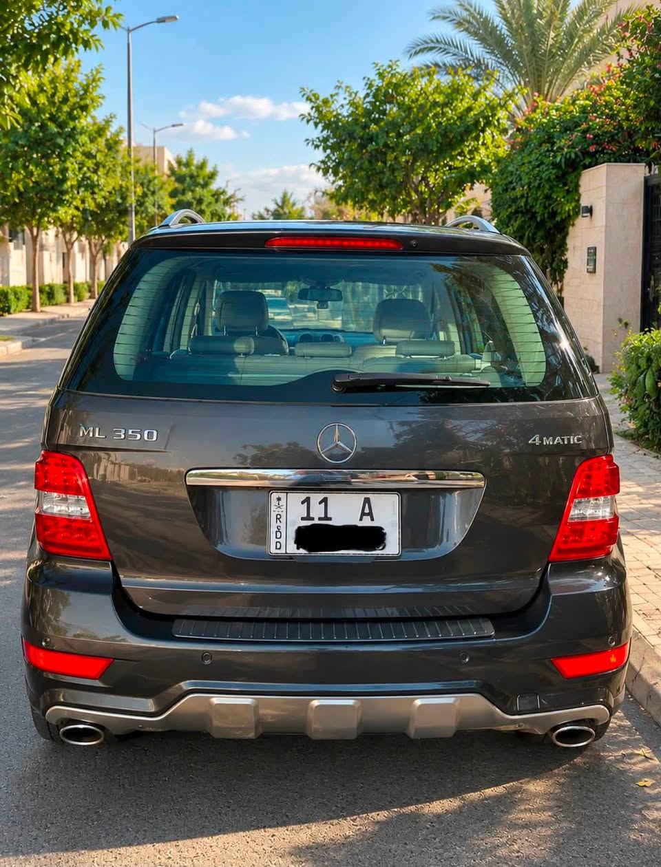 مرسيدس بنز ML 350 موديل 2011
- محرك 6 سلندر
- محرك وكير شرط كلة وضع الشركة 
- ماشية 104 km
- رقم بغداد 
- الصدر والتخم والتايرات والحدادية والتبريد كلها شرط
- السيارة بدون أي نقص

المواصفات:

- فول مواصفات

المكان: بغداد
رقم هاتف ***********
