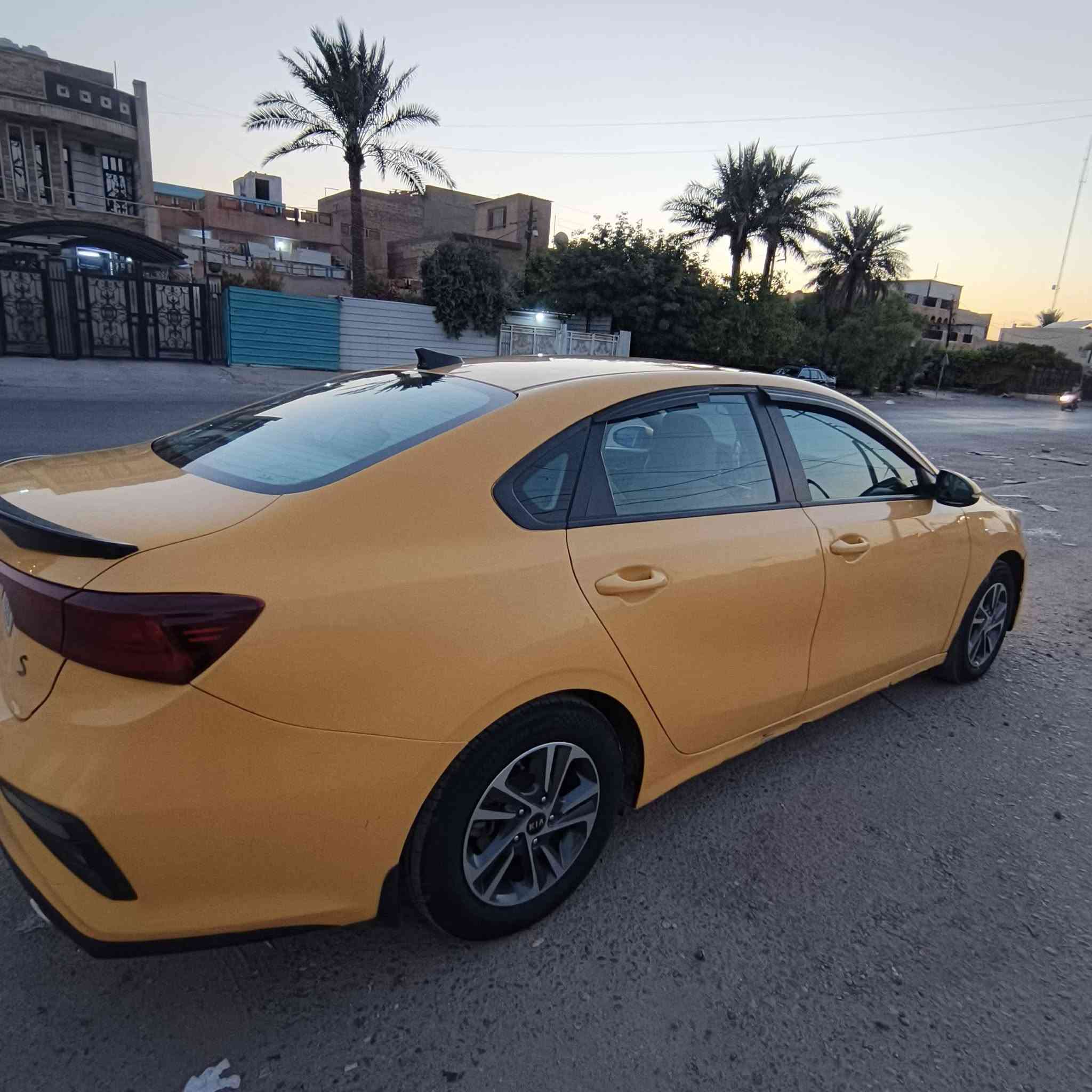 السلام عليكم
فورتي 19  فئة S

محرك 2000 دوش.. + منظومة غاز

كير جان  ..  سي في تي .. مبدل أي تي

السعر000 120$

بغداد.. البلديات.. 

ه‍ /***********
